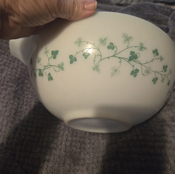 Large ivy Cinderella  bowl (13 inches) - Picture 8 of 10